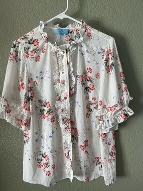 CeCe White Floral Ruffle Blouse with Red and Blue Accents
